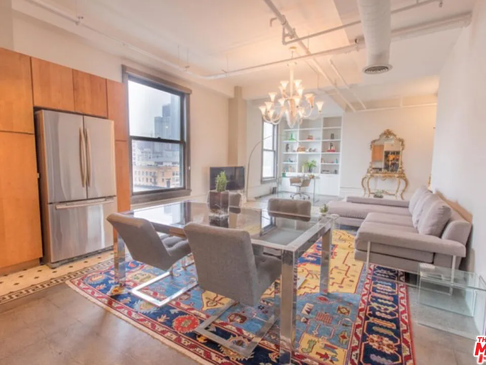 108 W 2nd St #808