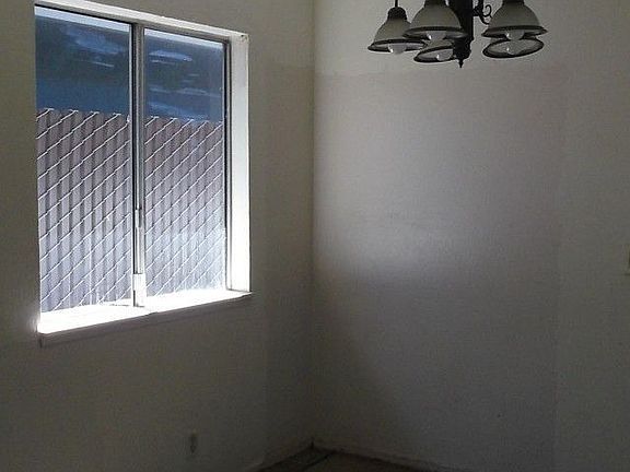 2nd image of 520 Hurlingame Ave
