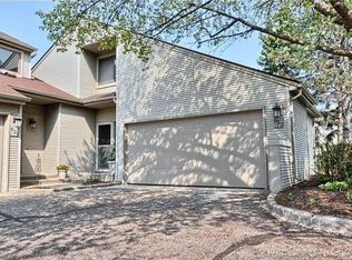 623 Ashley Cir BUILDING 21, Rochester, MI 48307