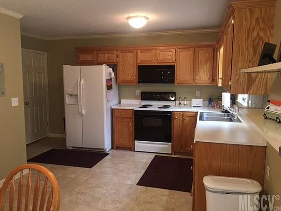 2nd image of 1240 Camelot Ct