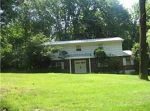 1st image of 3 Harlow Ln