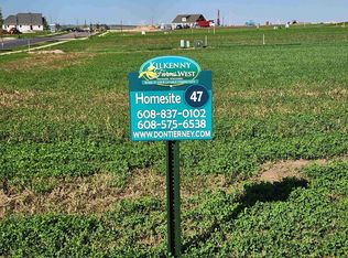 1533 S Holiday Dr, Waunakee, WI 53597