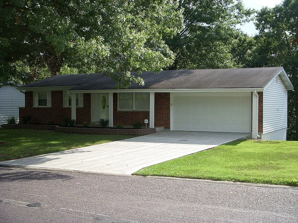 5467 Valleyside Ln photo 1