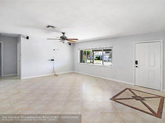 3rd image of 109 SE 13th St