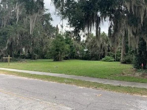 904 14th St, Port Royal, SC 29935