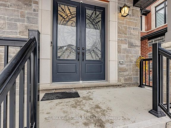 2nd image of 2105 Wilson St