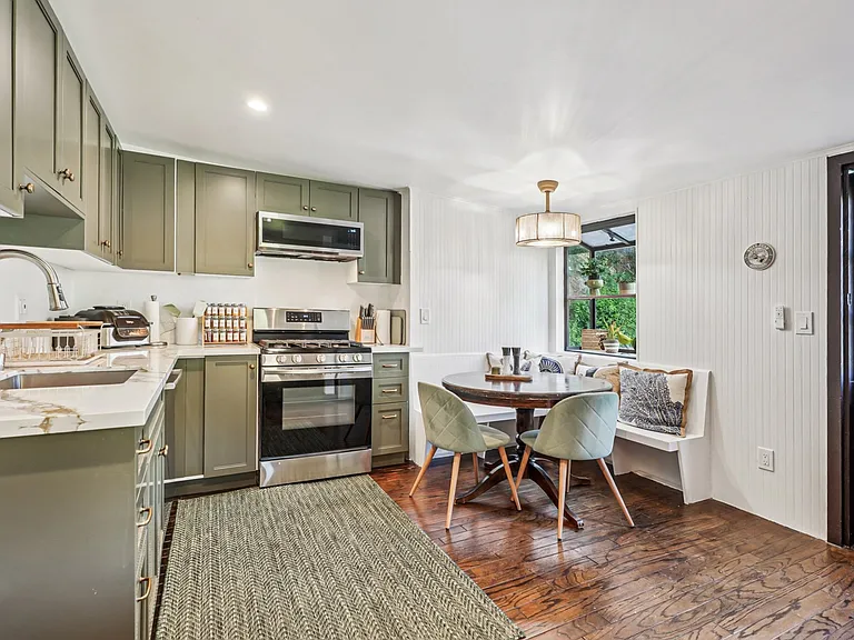 8718 Crescent Dr — Photo 21