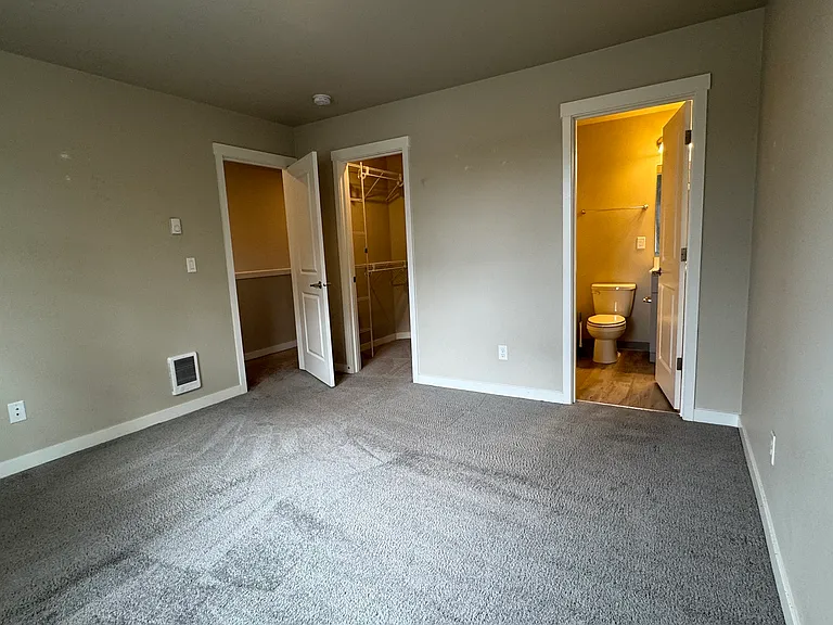 7610 Lakewood Dr W #B — Photo 10
