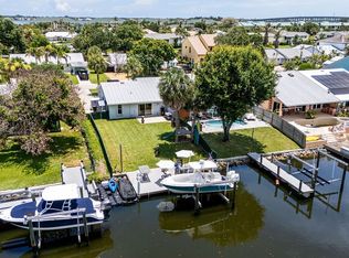1935 Robalo Dr, Vero Beach, FL 32960