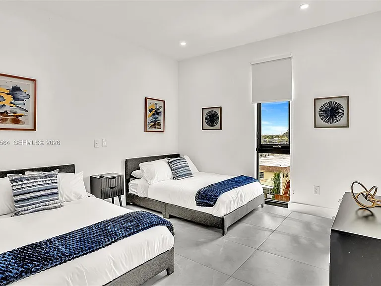 2100 Miami Rd #401 — Photo 19