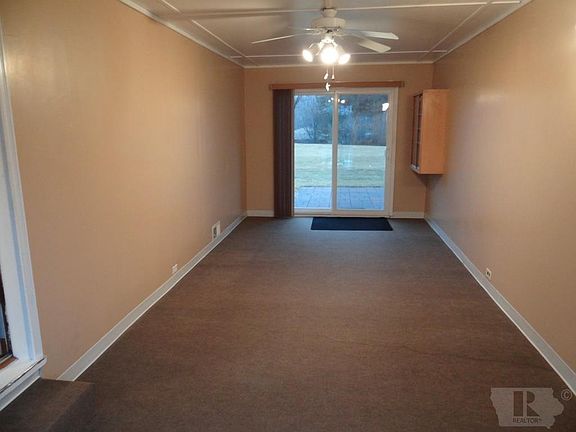 4th image of 934 1st St SE