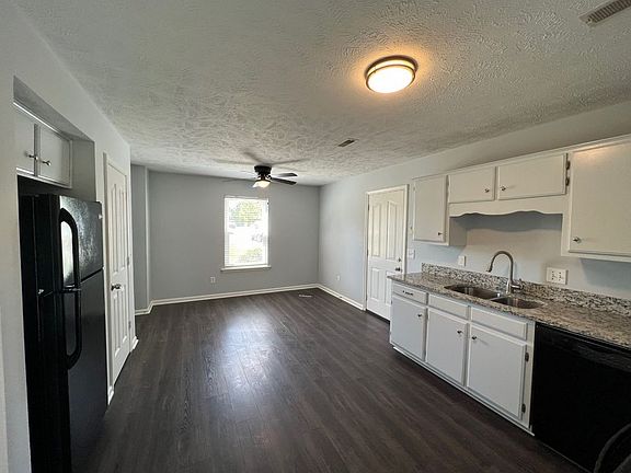 4th image of 215 Mallow Dr