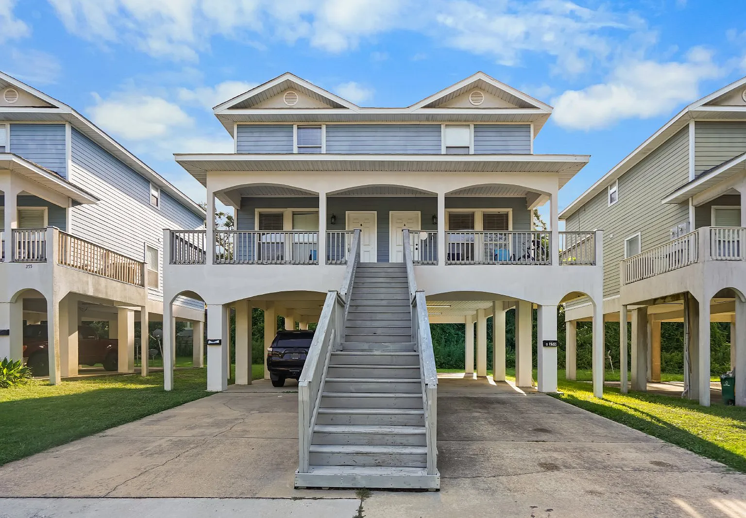 2 bed, 1.5 bath, 1097 sqft, $2,000 — Photo 1
