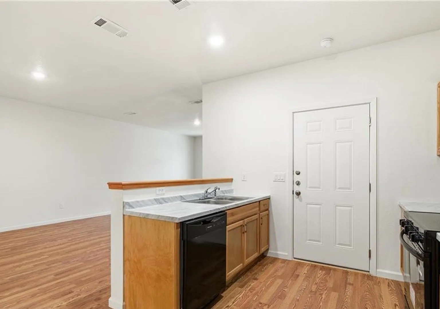 704 Norris Ave — Photo 4