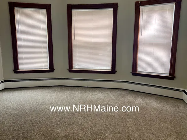 36 College St #38, Lewiston, ME 04240