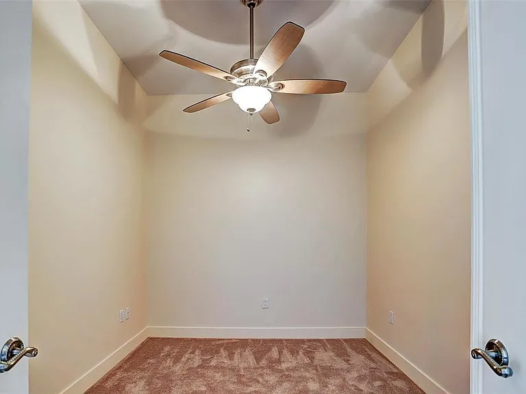 1600 Post Oak Blvd #904 — Photo 15