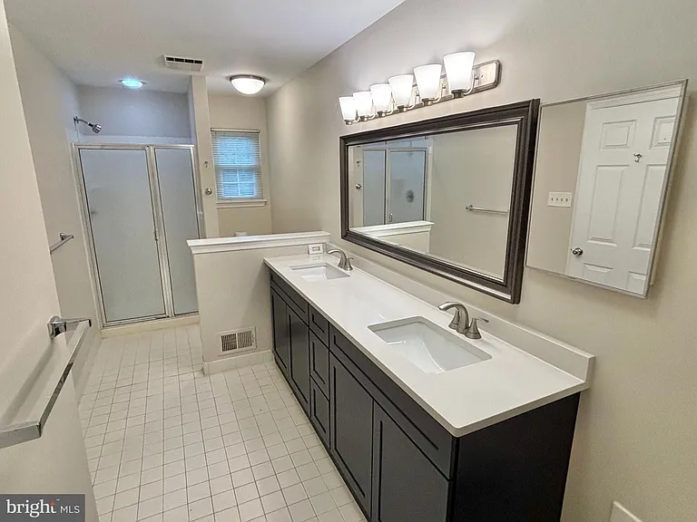 335 Danbury Ct #335 — Photo 23