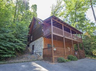 678 Eagles Boulevard Way, Pigeon Forge, TN 37863