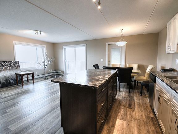 4th image of 4614B Lakeshore Dr #303