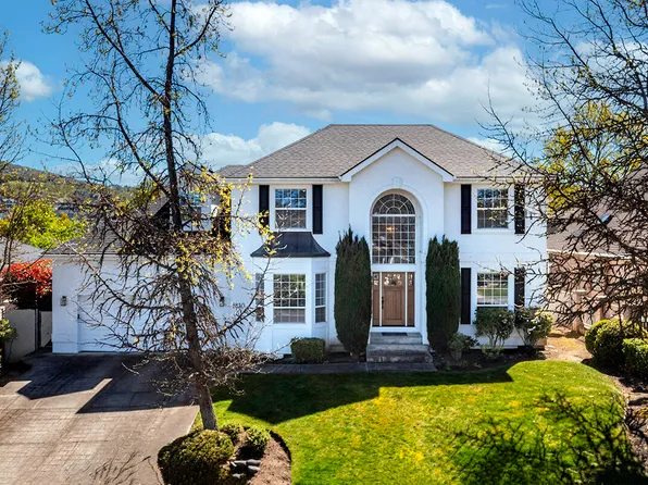 2840 Wilkshire Dr, Medford, OR 97504