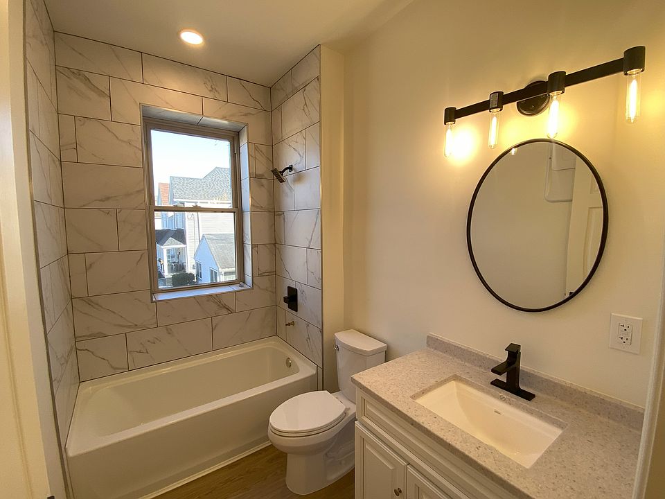 1st image of 3244 Fairfield Ave APT 4