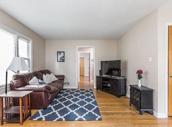 4th image of 6408 Evanston Ave