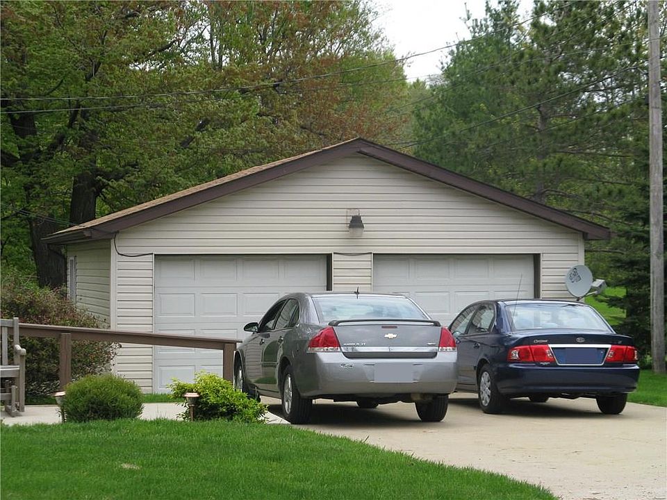 2nd image of 715 Walbridge Rd