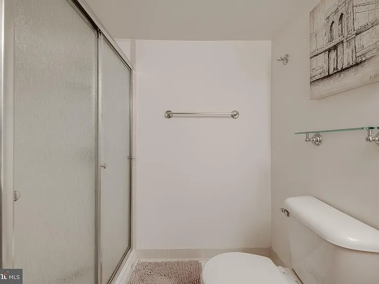 142 W Clement St — Photo 28