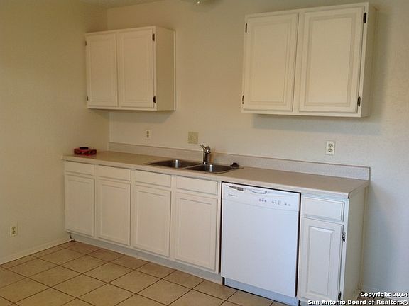 5th image of 4933 CHAMPLAIN DR.