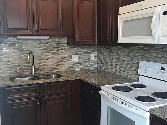 3rd image of 602 Casa Park G Ct