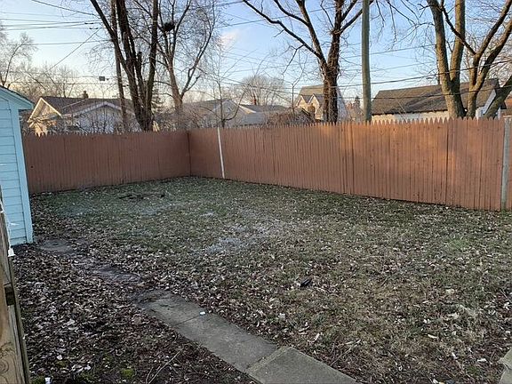 3rd image of 1634 Winfield Ave