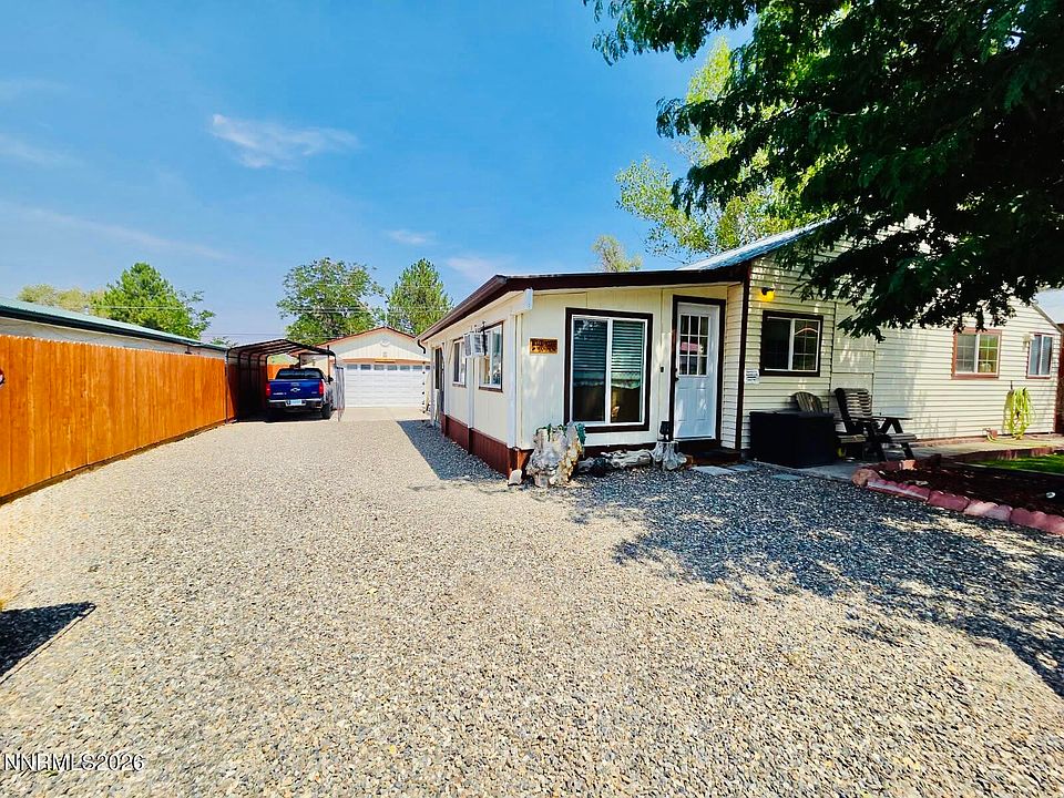 1st image of 3155 Valley Way