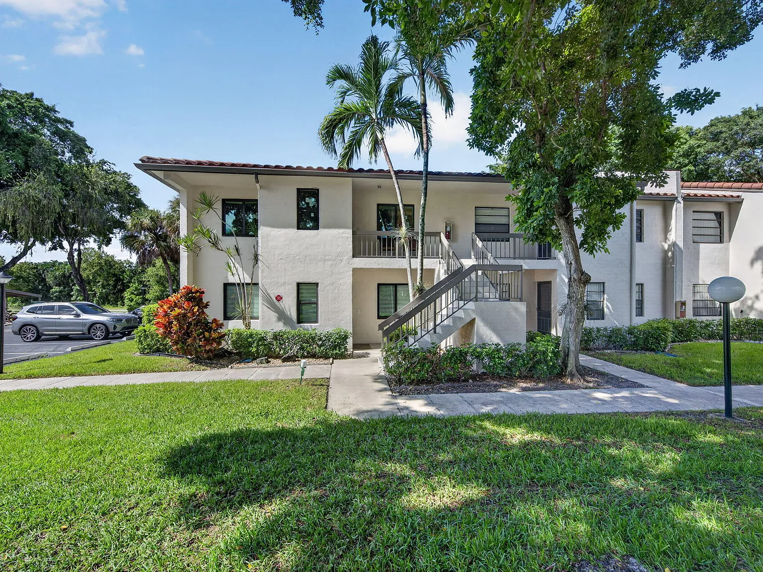 2 bed, 2.0 bath, 1216 sqft, $2,300 — Photo 3
