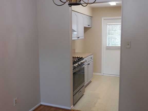 4th image of 333 Briarwood Dr