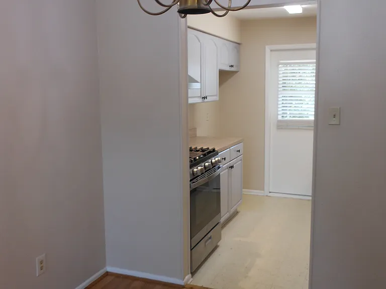 333 Briarwood Dr — Photo 4