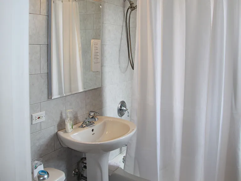 2323 W Melrose St #3 — Photo 5