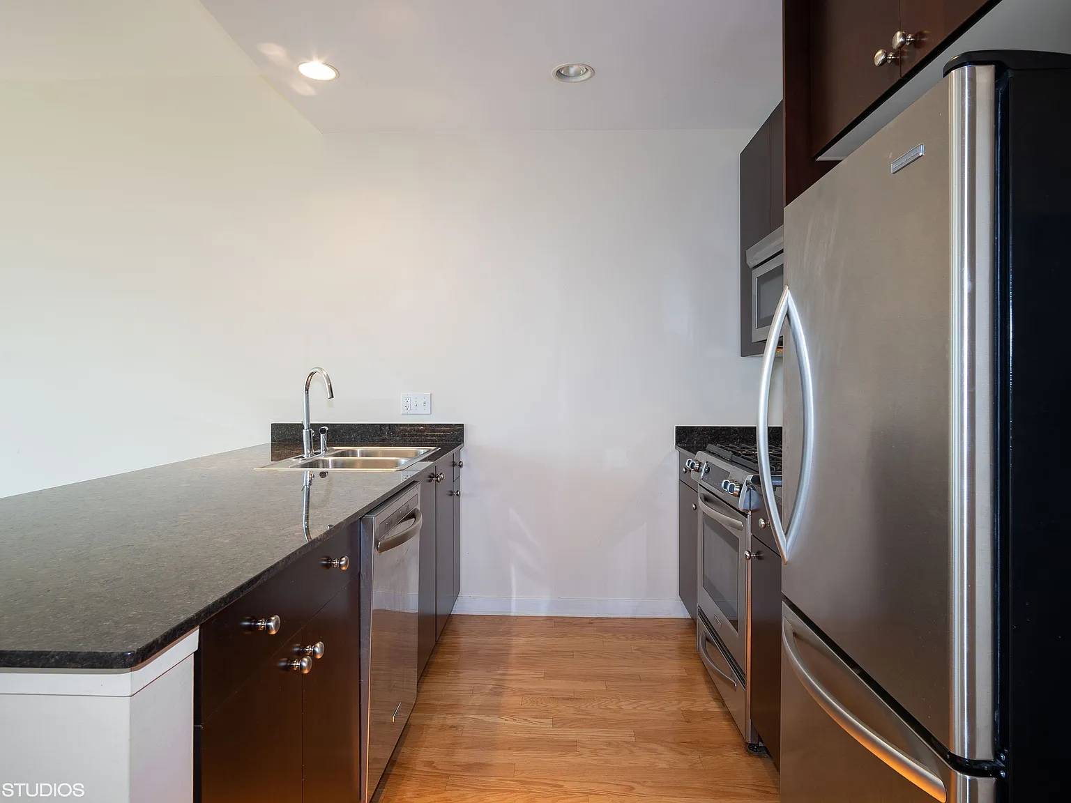 1 bed, 728 sqft, $2,800 — Photo 3