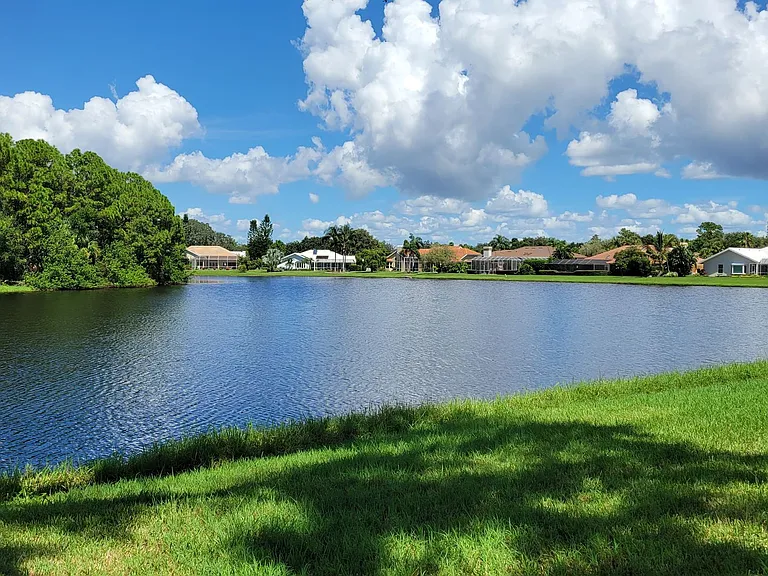 7557 Fairlinks Ct — Photo 18