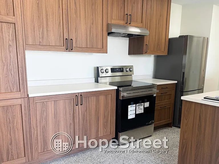 1075 Comox St #1406 — Photo 3