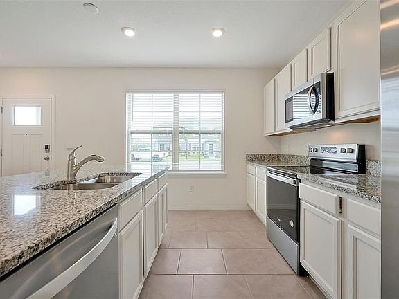 4th image of 13134 Bounty Ave