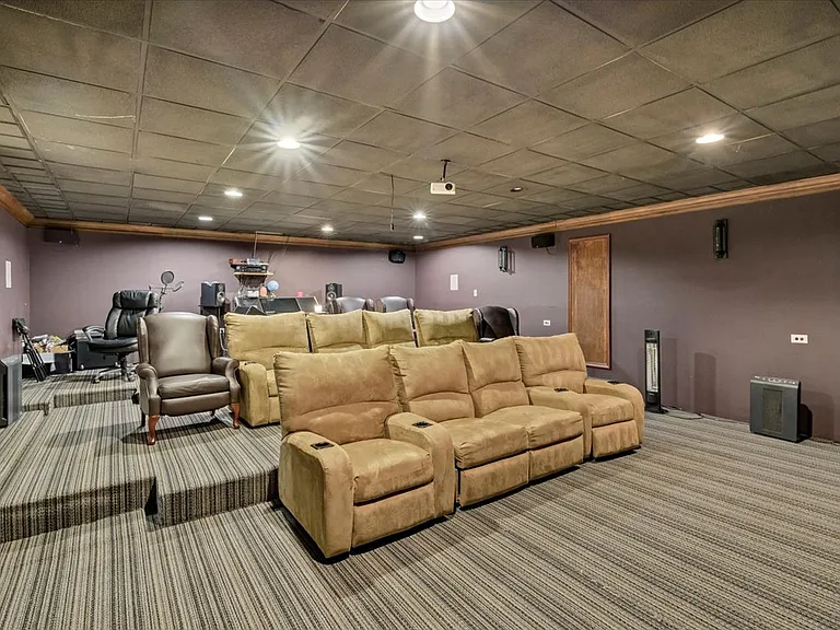 4206 Royal Fox Dr — Photo 44