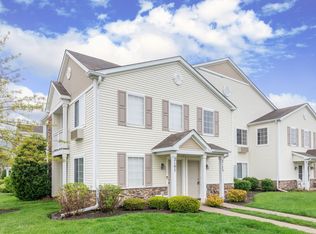 2123 Silverstone Dr #2123, Carpentersville, IL 60110