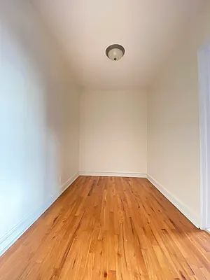 Rented by Zikos Realty Services | media 15