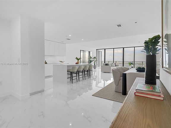 4th image of 700 NE 24th St #5602