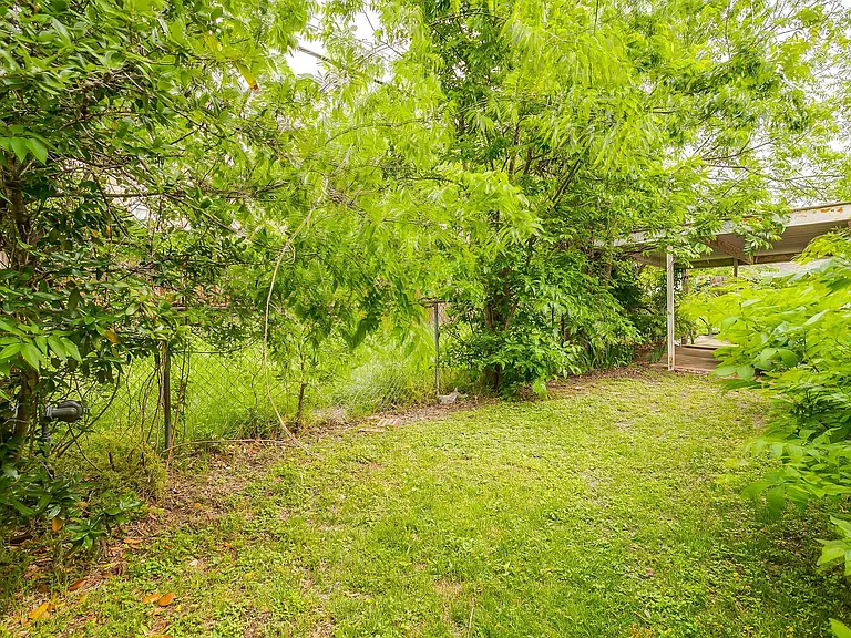 3217 Lubbock Ave #B — Photo 17