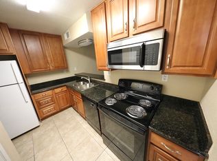 7166 N Fruit Ave APT 151, Fresno, CA 93711