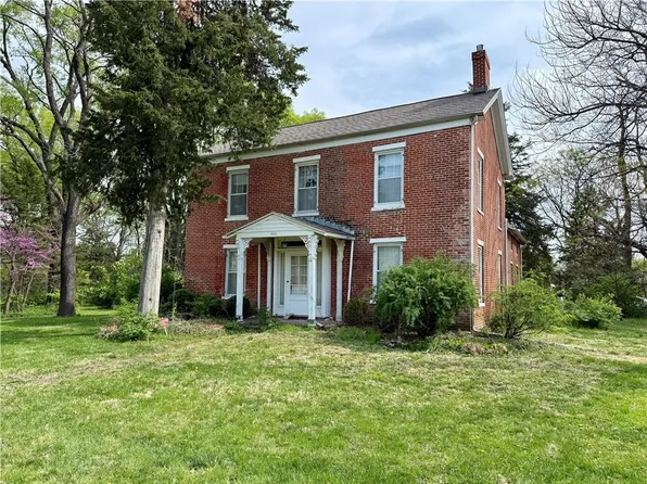 1111 E 19th St E, Lawrence, KS 66046