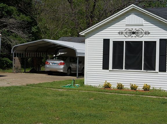 2nd image of 120 Rosewood St