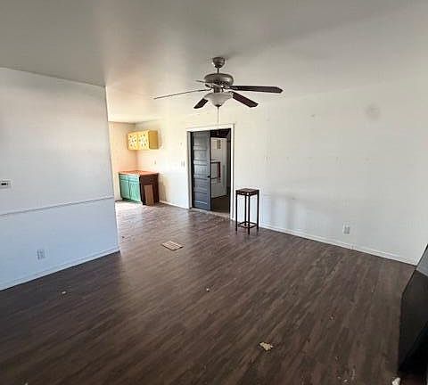 3rd image of 1102 Willow St