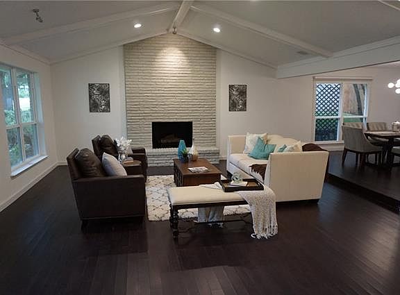 2nd image of 2804 N Surrey Dr